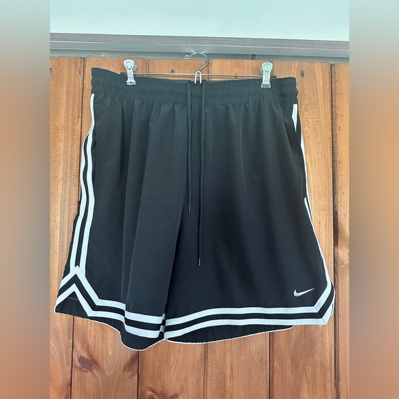 Men's Dri-FIT 6" UV Woven Basketball Shorts DNA - Picture 1 of 1